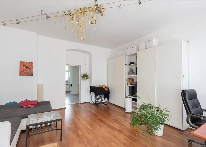Apartment Gruen, Ruhig Und Zentral, Grosses Mit Gruenblick