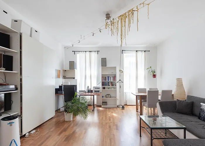 Apartment Gruen, Ruhig Und Zentral, Grosses Mit Gruenblick *