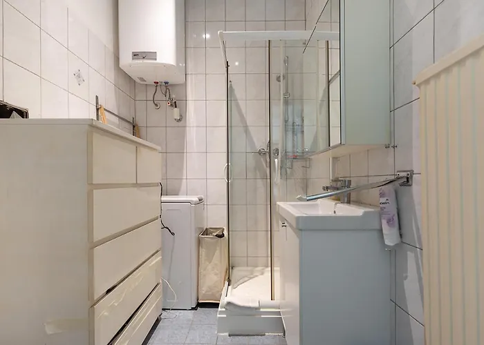 Apartment Gruen, Ruhig Und Zentral, Grosses Mit Gruenblick