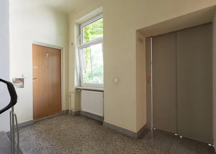 Apartment Gruen, Ruhig Und Zentral, Grosses Mit Gruenblick *